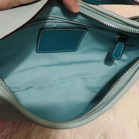 Authentic Coach Y2K Small Blue Pebbled Leather Shoulder Bag - Picture 9 of 16